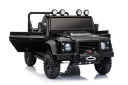 Elektrische speelauto Land Rover Defender 110 SVX 12V, zwart, 4X4-aandrijving, LED-verlichting, voor- en achterwielophanging, 2,4 GHz afstandsbediening, USB/AUX-aansluiting, Bluetooth, lithiumbatterij, 4 x 25W motor, ORIGINELE licentie