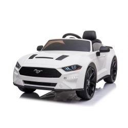 Drift elektrisch voertuig Ford Mustang 24V, wit, gladde aandrijfwielen, 2 x 25000 rpm. Motoren, bedrijfsmodus bij 13 km/u, 24V accu, zachte EVA wielen voor, 2,4 GHz afstandsbediening, zachte PU zitting, ORIGINELE licentie