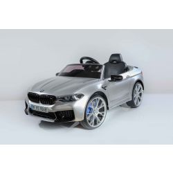 Elektrische rit op auto BMW M5, gelakt metallic, originele licentie, 24V batterijvoeding, openende deuren,  2,4 Ghz afstandsbediening, zachte EVA-wielen, LED-verlichting, zachte start, mp3-speler met USB-ingang